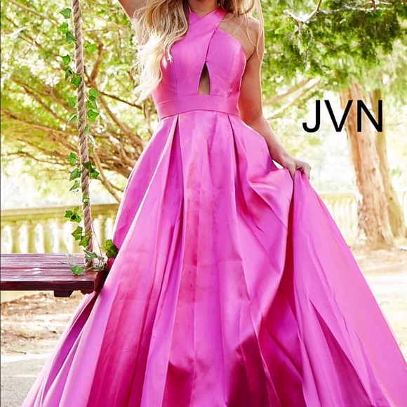 ISO Prom Ballgown - Picture 4 of 5